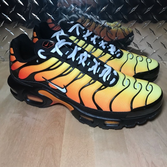 Nike Air Max Plus ‘Tiger’ - Picture 2 of 8